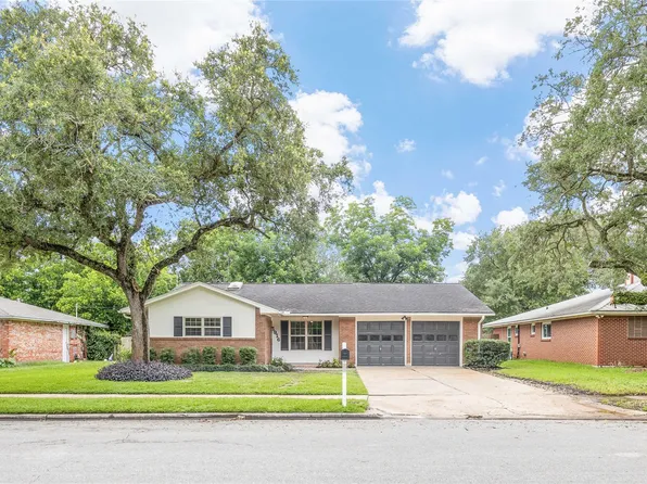 1916 Baywood Dr, Bay City, TX 77414