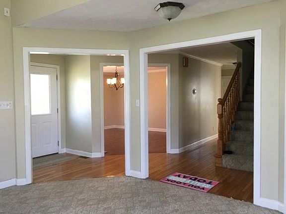2nd image of 463 S Dobbs Glen St