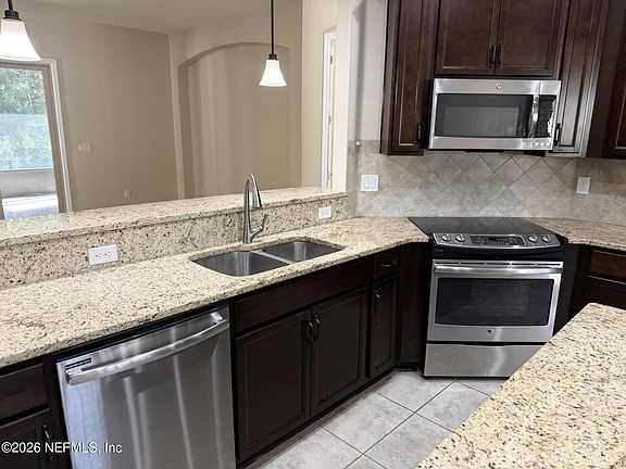 4th image of 236 SPRING CREEK Way