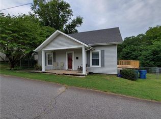 621 E Klutz St, Maiden, NC 28650