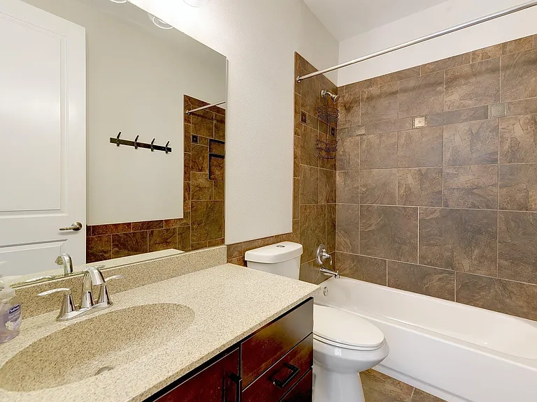 2204 Schriber St #B — Photo 21