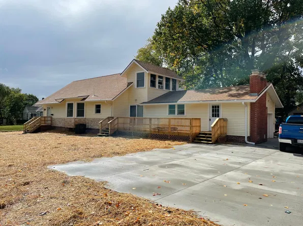 302 N Noyes Blvd, Saint Joseph, MO 64501