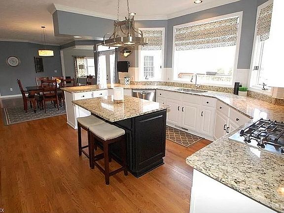 4th image of 5436 Alsace Ct