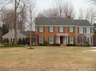 65 Rollingwood St, Williamsville, NY 14221