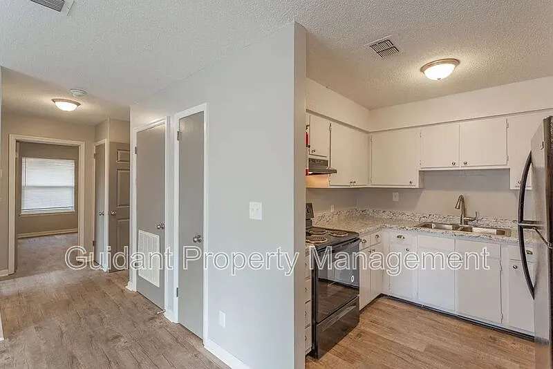 2 bed, 1.0 bath, 800 sqft, $1,195 — Photo 4