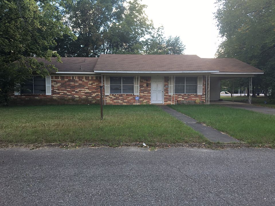 1st image of 208 E Eleanor St