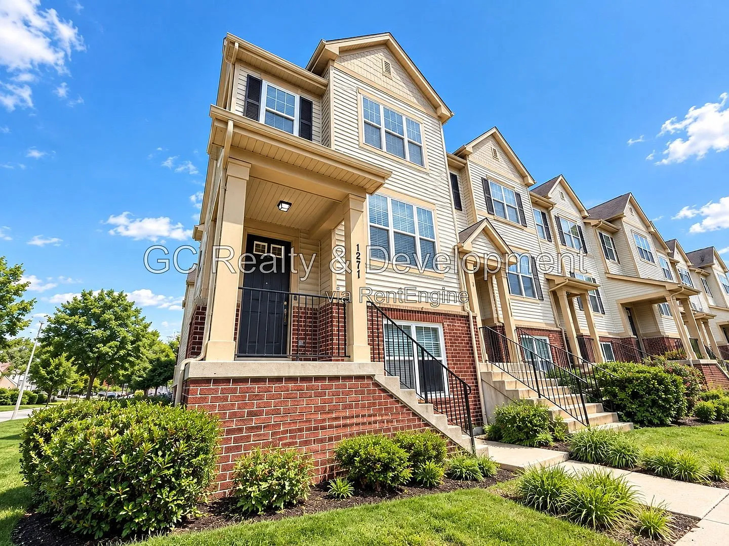 3 bed, 2.5 bath, 2162 sqft, $3,295 — Photo 1