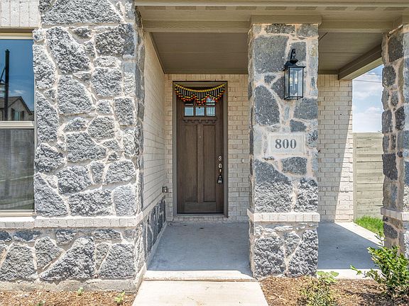 2nd image of 800 Trailside Ln