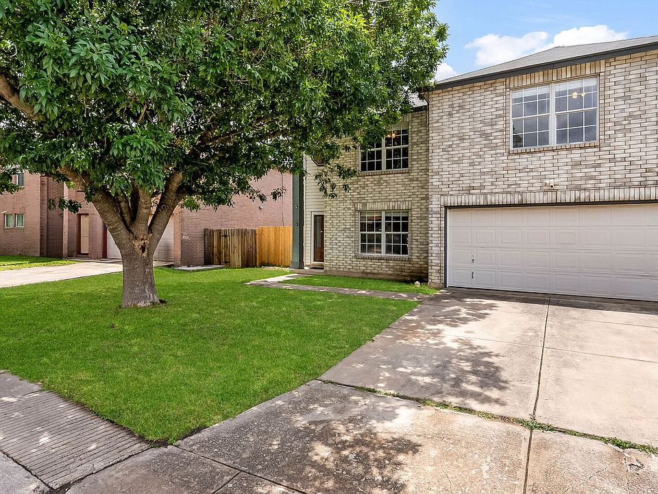 1st image of 422 Centro Hermosa