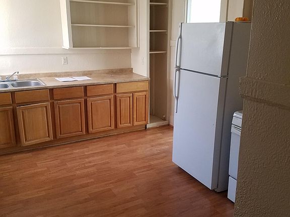 2nd image of 906 S California St
