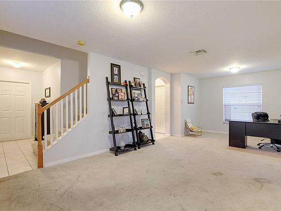 5th image of 7856 Carriage Pointe Dr