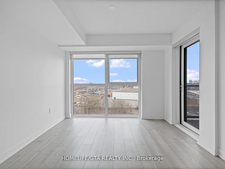 225 Village Green Sq #601 — Photo 9