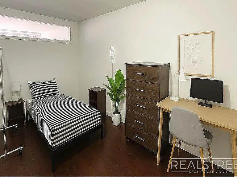 286 Stanhope St #4C — Photo 6