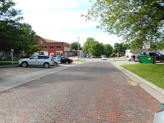 4th image of 411 Wisconsin Ave