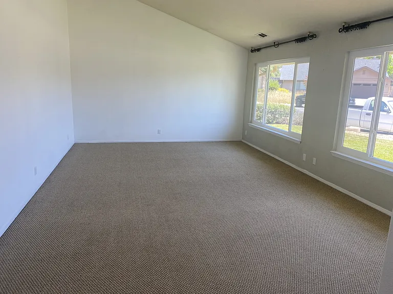 771 Viola Ct — Photo 4
