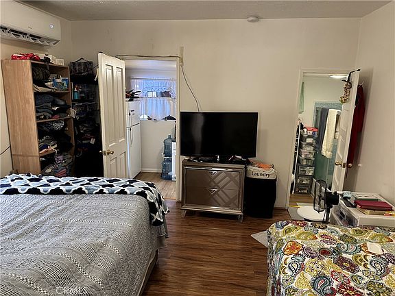 3rd image of 231 S Hicks Ave