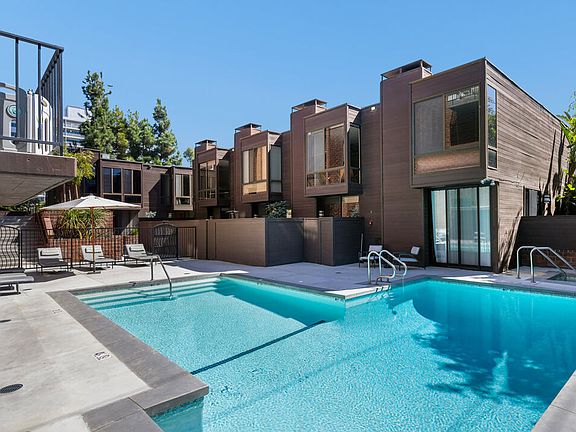 5th image of 1033 Carol Dr #Penthouse 3
