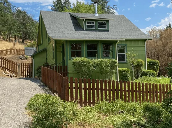 603 Dardanelles St, Gold Hill, OR 97525