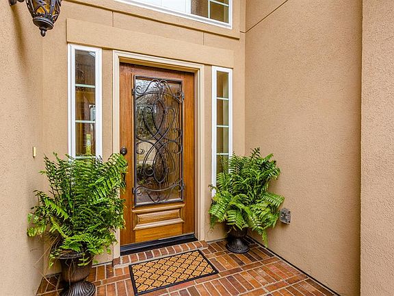 3rd image of 30063 Willow Walk Ln