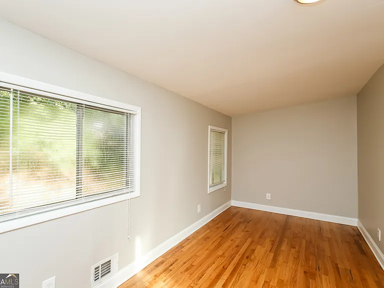 145 Clement Way SW — Photo 2