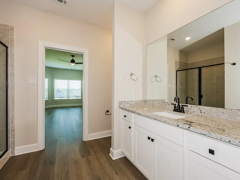 309 Magnolia Blvd — Photo 11