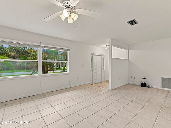 2nd image of 215 Pelican Dr