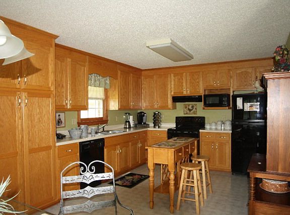 5th image of 54 Deer Brook Ln