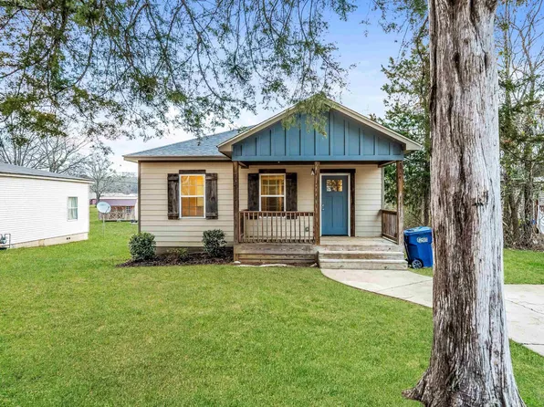 506 30th St N, Pell City, AL 35125