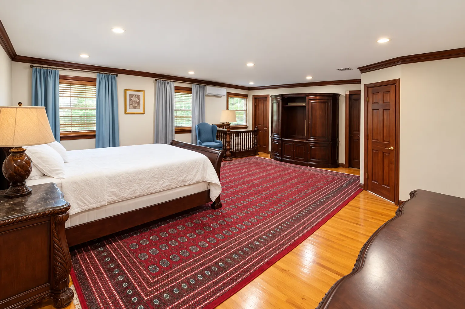 1 bed, 1000 sqft, $2,200 — Photo 1
