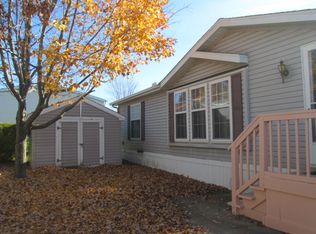 185 Newcastle Ln, Whitmore Lake, MI 48189