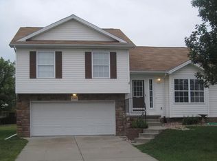 17862 Olive St, Omaha, NE 68136