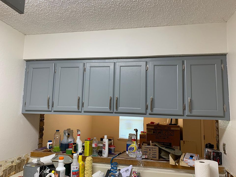 Cabinets over passthru to dining