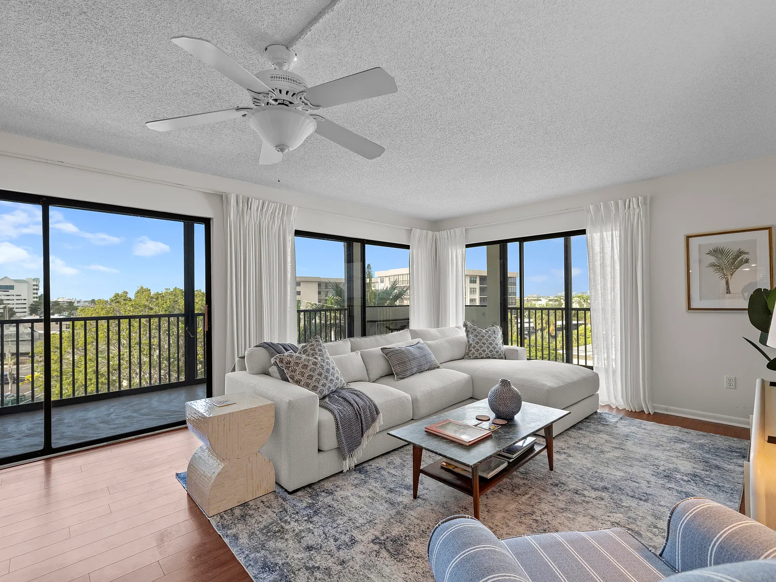 1104 Ben Franklin Dr — Photo 4