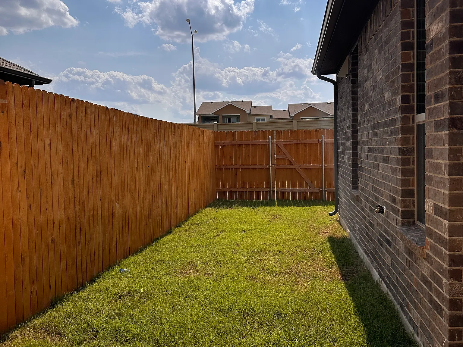 2500 Forest Creek Dr — Photo 4