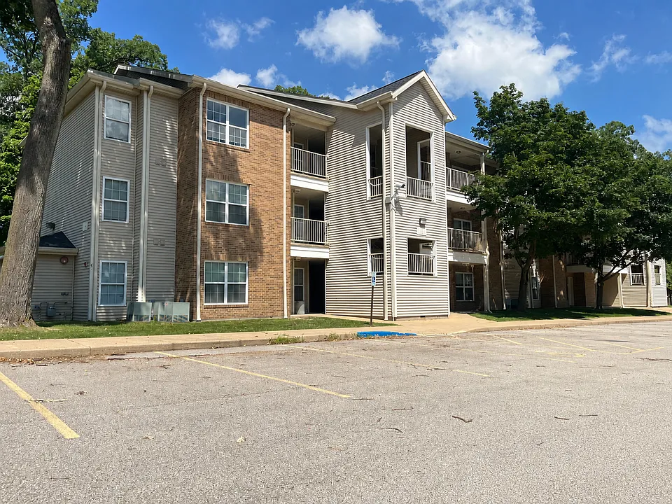 Woodhue Apartments