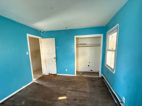 156 Beach 60th Street image 9 of 14