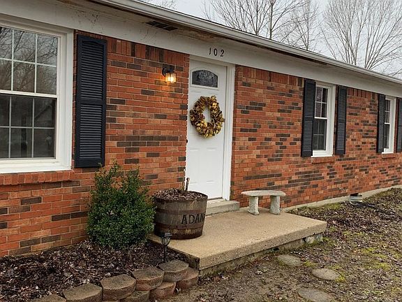 2nd image of 102 Farmers Ln