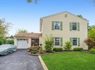 9 Cape Ct, Howell, NJ 07731