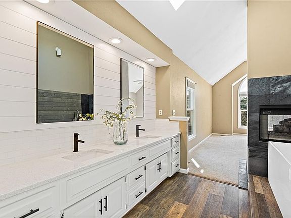 5th image of 16405 W 133rd St