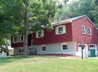 41 Richard Rd, Hyde Park, NY 12538