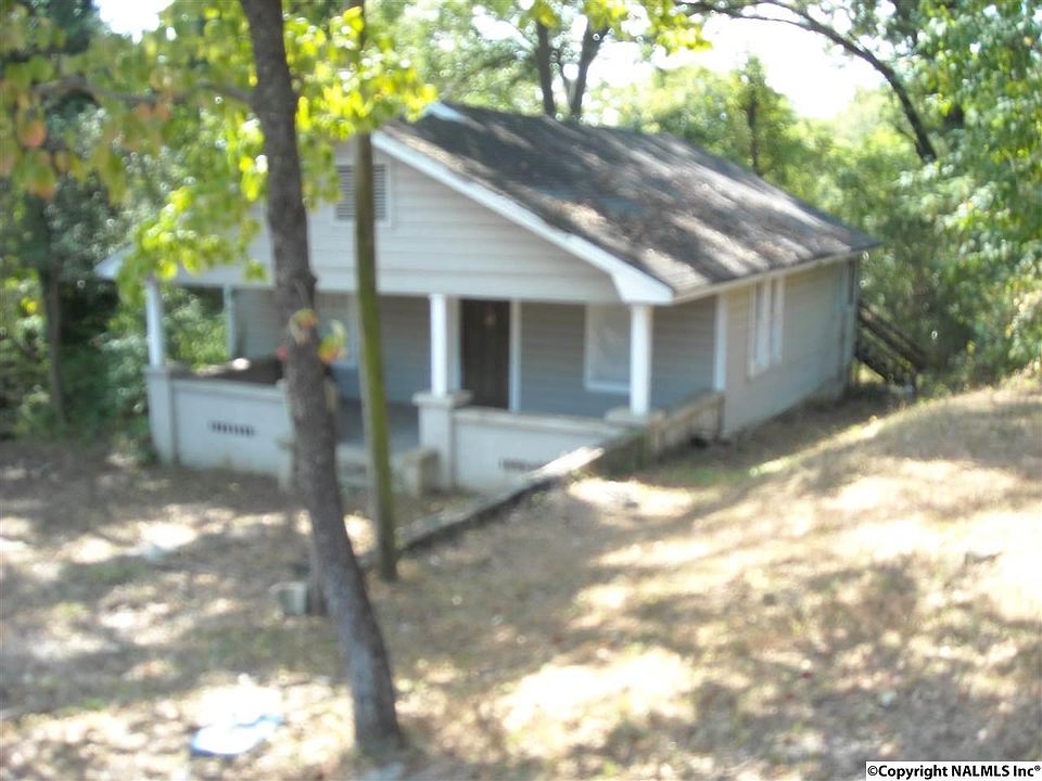 2nd image of 412 16th Ave NW