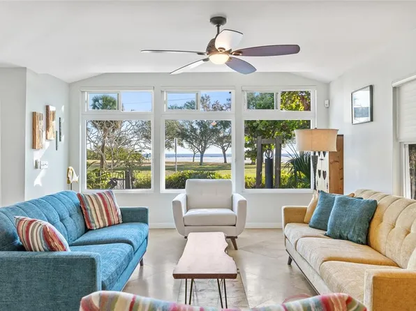 1519 Beach Dr SE, Saint Petersburg, FL 33701