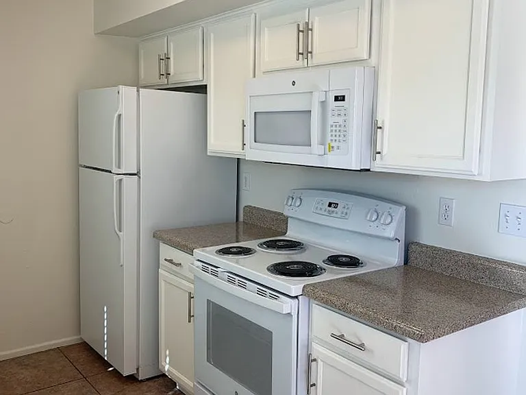 328 E Limberlost Dr #2 — Photo 8