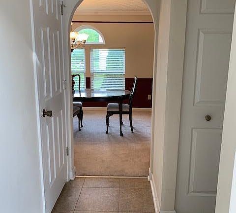 5th image of 254 Mackenzie Dr
