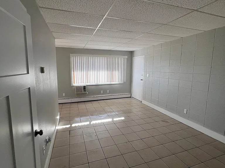 305 Cottonwood Ln #10 — Photo 4