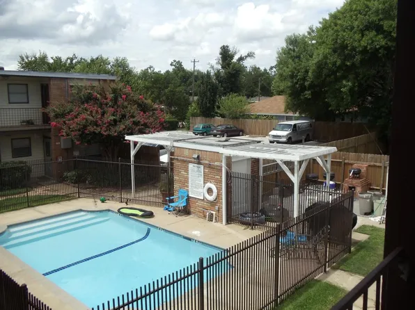 109 W 7th St, Deer Park, TX 77536