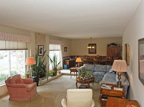 1549 Rugby Circle Thousand-large-006-8-0