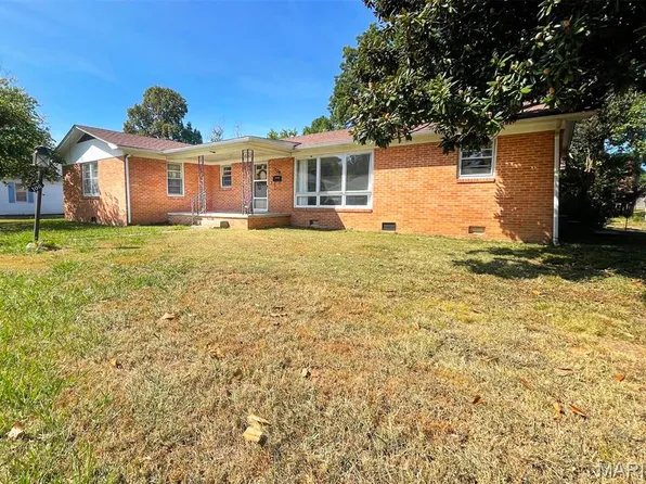 106 W Grant St, Dexter, MO 63841