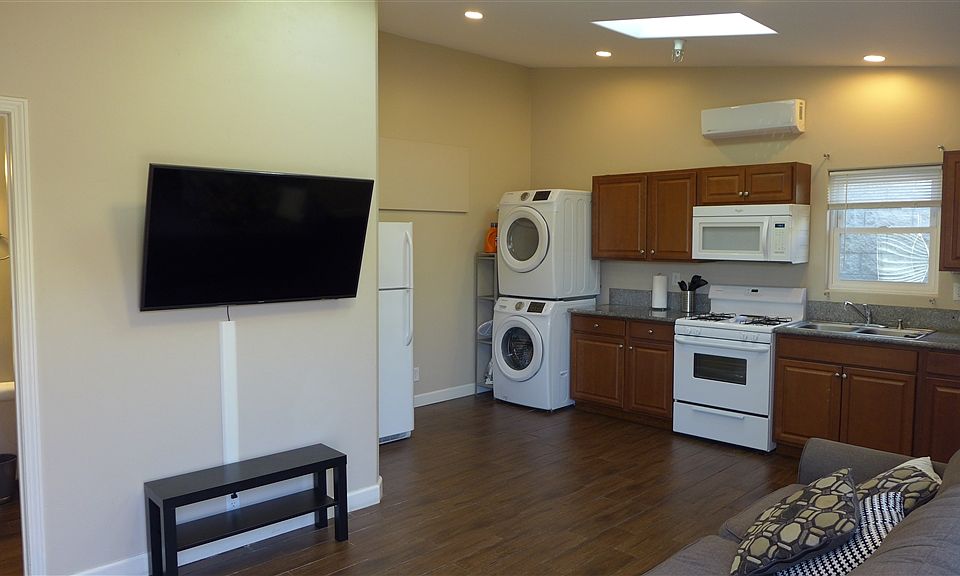 1st image of 2402 32nd St #B