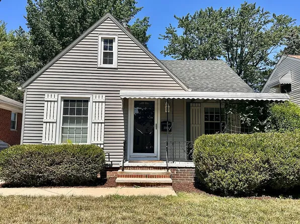 20414 Orchard Grove Ave, Rocky River, OH 44116